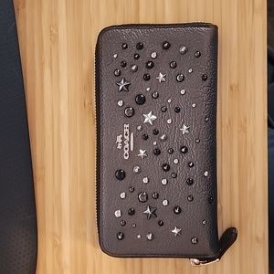 Coach zipper wallet - dark silver leather studded with stars
